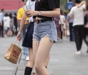 在我怀孕初期他和一个女孩好上了（怀孕了和另一个男人同房有影响吗）